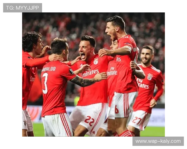 本菲卡4-2逆转皇家马德里,门将特鲁补时绝杀锁定附加赛席位